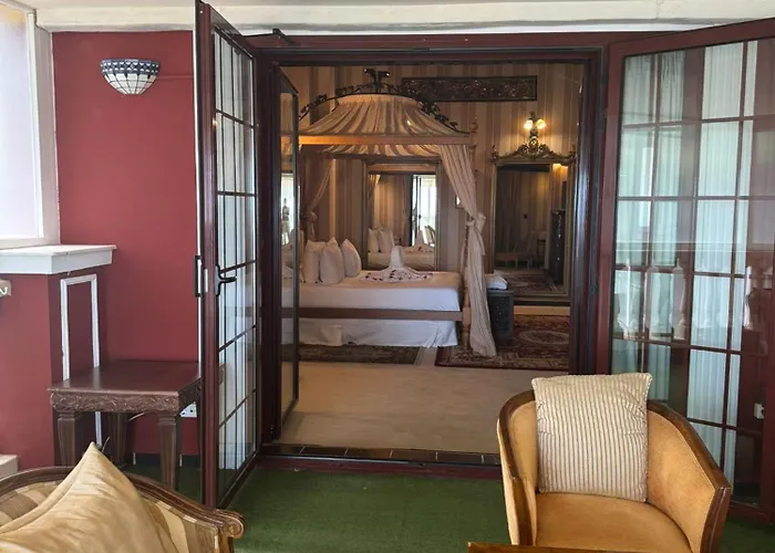 Hotel Masia De Lacy