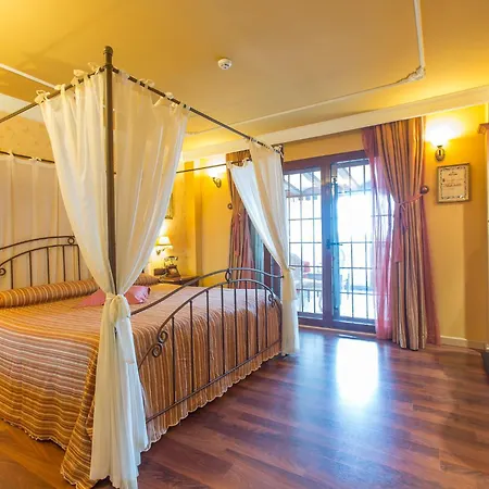 Hotel Masia De Lacy
