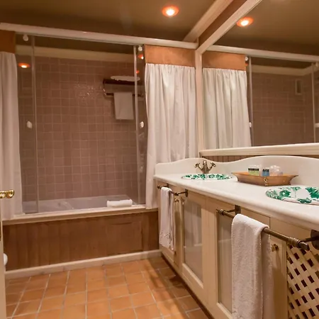 Hotel Masia De Lacy 4*