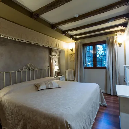 Hotel Masia De Lacy 4*