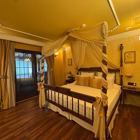 Masia De Lacy Hotel 4*